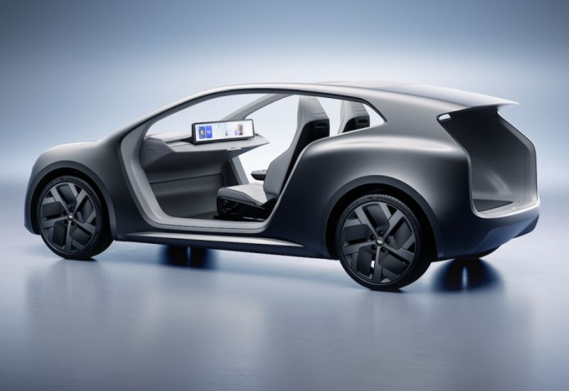 Lucid a dévoilé un concept de taxi autonome pour concurrencer le CyberCab de Tesla, parmi d’autres innovations