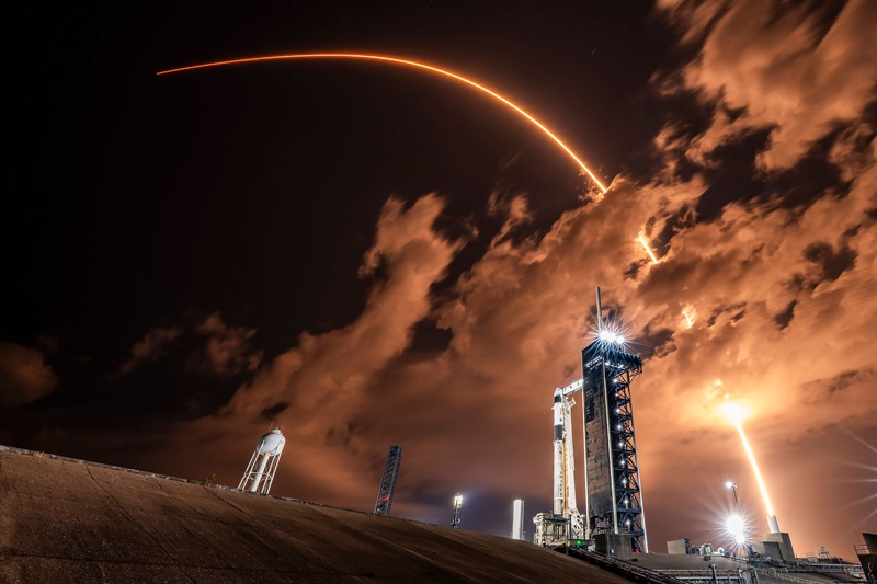 Le régulateur FCC a critiqué Amazon : d’abord déployez vos propres satellites, puis que vous vous plaignez de SpaceX.