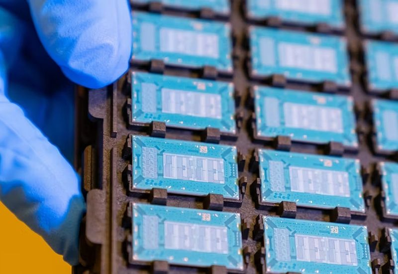 Le pourcentage de puces Intel 18A complètes a atteint un impressionnant 65 %