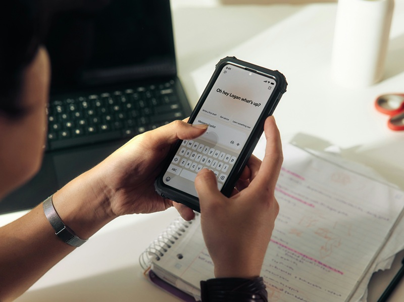 Les résultats d'une enquête montrent que la moitié des travailleurs américains utilisent déjà l'intelligence artificielle sur leur lieu de travail.