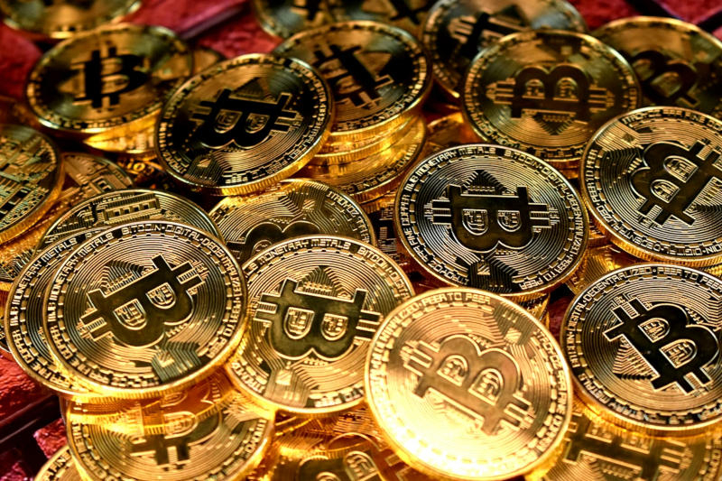 Aujourd'hui, on célèbre les 16 ans de ce premier achat en bitcoins – deux pizzas auraient coûté 770 millions de dollars.