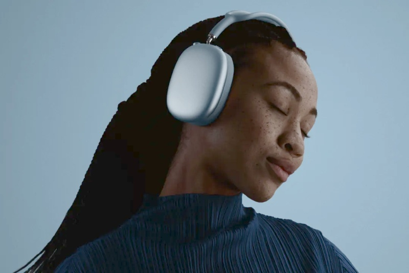 Apple a lancé les AirPods Max 2 : de nouveaux écouteurs avec une réduction de bruit renforcée et une fonction de traduction en temps réel pour 549 dollars