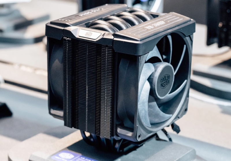 Le Cooler Master a lancé un nouveau refroidisseur de processeur V8 Ace 3DHP, promettant une «transmission thermique ultra-efficace».