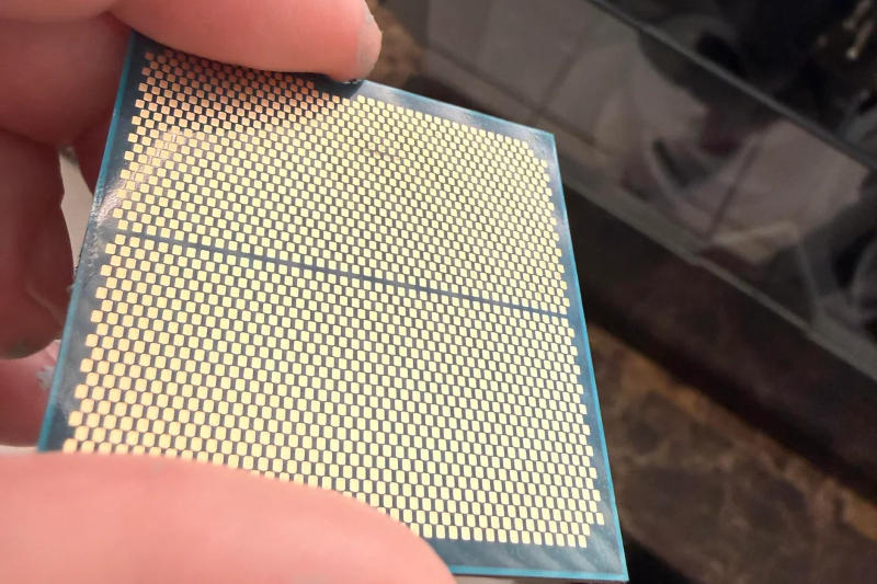 La mise à jour du BIOS s’est avérée inutile : le Ryzen 7 9800X3D continue de planter sur les cartes mères ASRock.