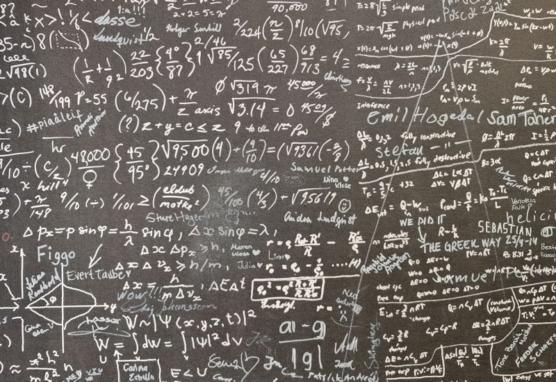 De l'analyse des chats aux théorèmes d'Erdős : l'intelligence artificielle s'attaque de plus en plus aux sommets des mathématiques