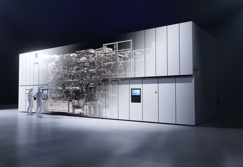 ASML prévoit une large utilisation de la technologie High‑NA EUV dès l’année prochaine pour fabriquer des puces avec des transistors d’une taille de 1,4 nm et moins.