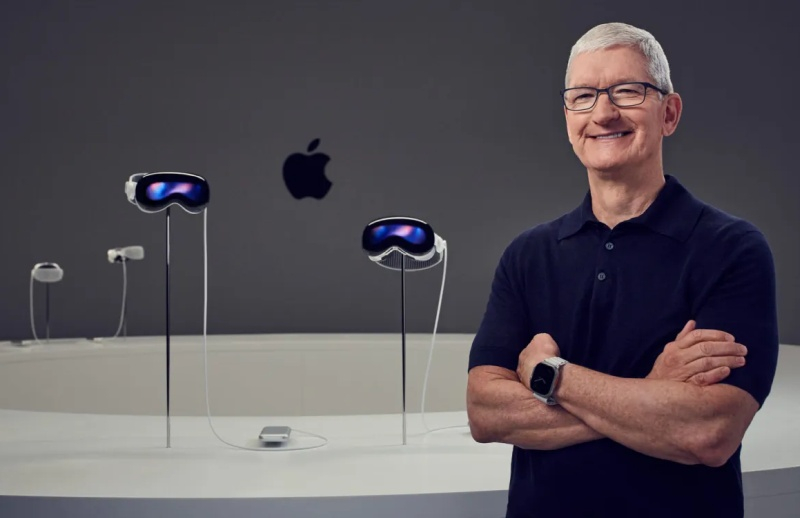 Tim Cook célèbre les 50 ans d’Apple, loue les succès de l’entreprise et mentionne les taxes à l’importation ainsi que sa pension.