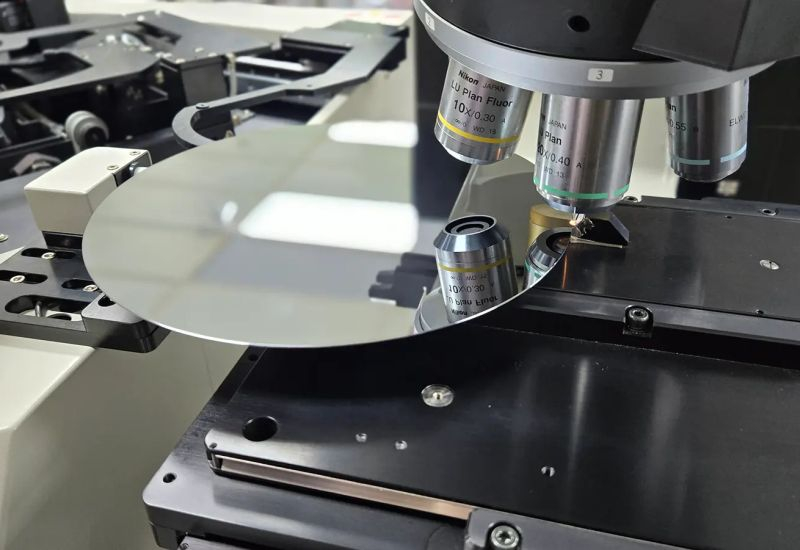 TSMC a reporté le lancement de l’High‑NA EUV, a annoncé le processus A13 et a partagé ses plans pour la fin du siècle.