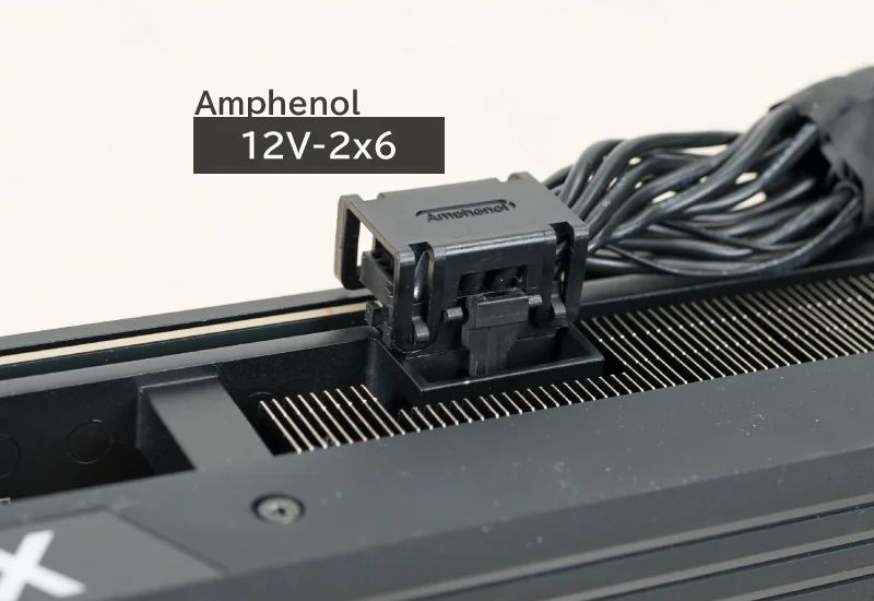 Dell a fixé le connecteur de puissance à 16 contacts controversé pour les cartes graphiques afin d'empêcher leur fusion.