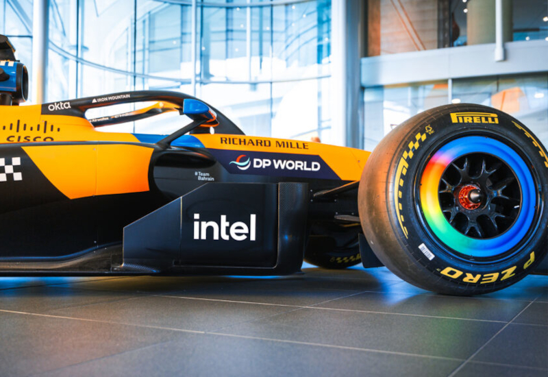 Intel se positionne en tant que partenaire de calcul pour McLaren, défiant AMD sur les circuits de Formule 1