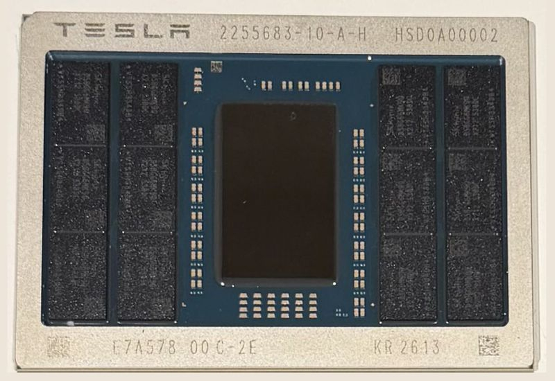 SpaceX prévoit de lancer son propre processeur graphique en collaboration avec Tesla, mais considère ce projet comme risqué.